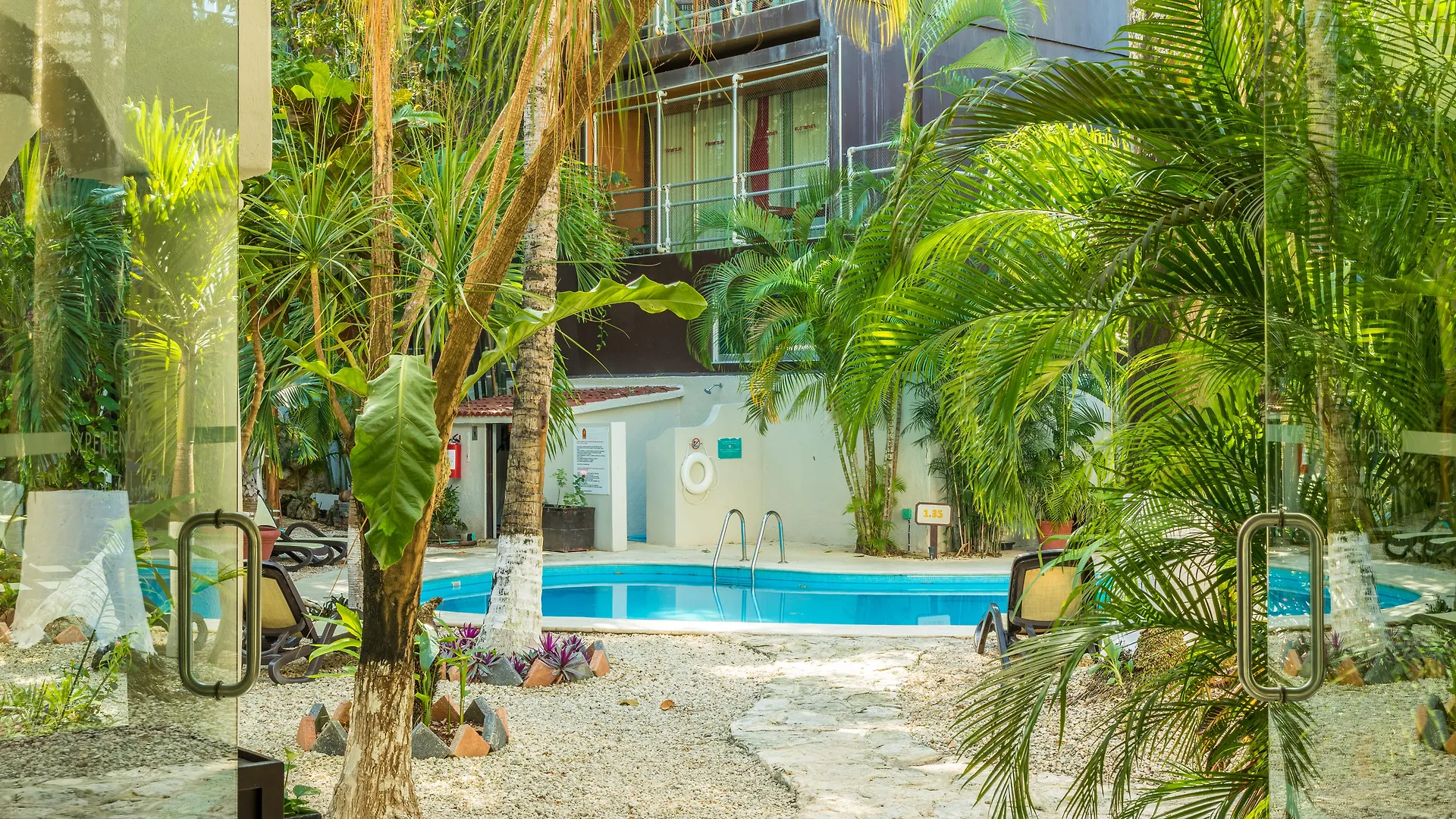 ****  Hacienda Paradise Hotel Playa del Carmen Mexico